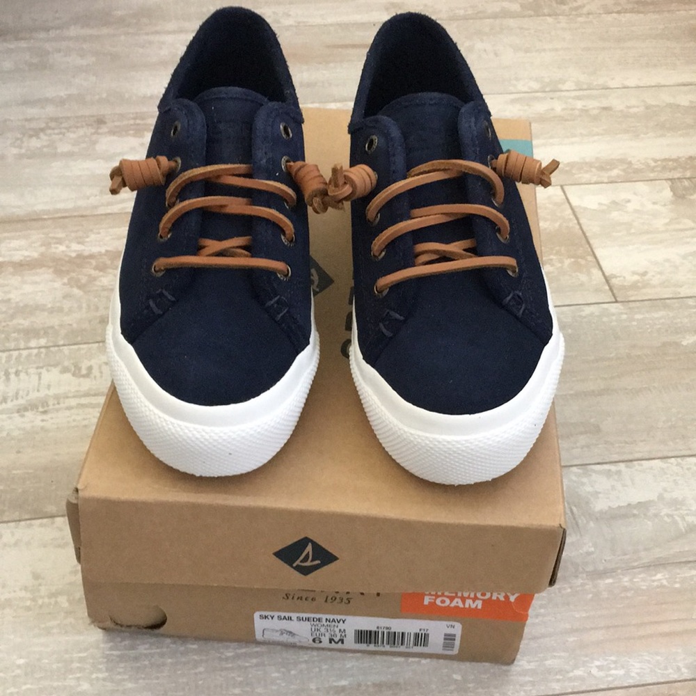 Sperry boat shoes NWOT